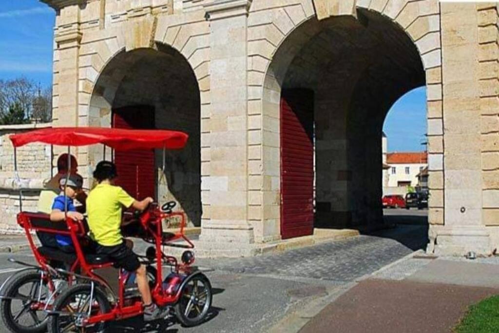 Appartement Proche Des Remparts ลองก์ ภายนอก รูปภาพ