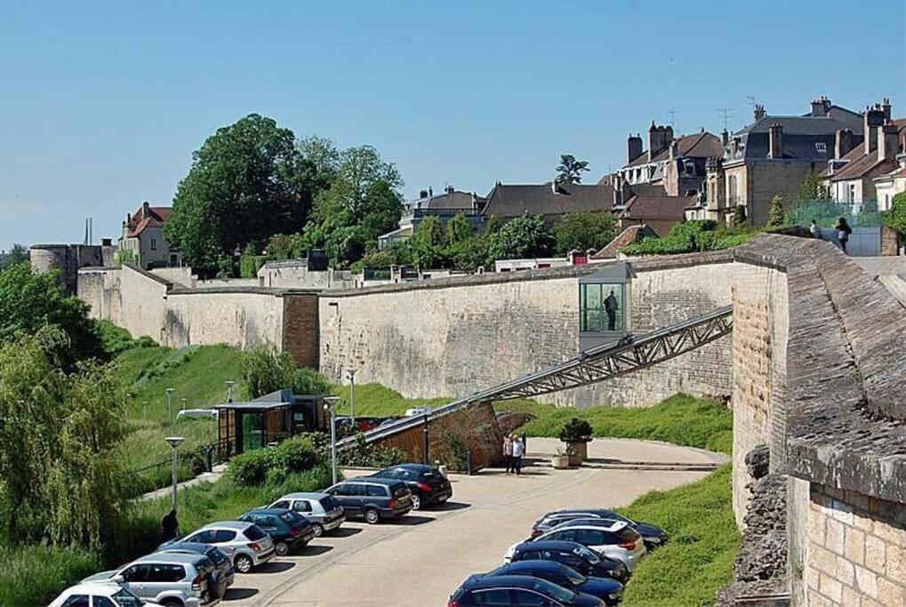 Appartement Proche Des Remparts ลองก์ ภายนอก รูปภาพ